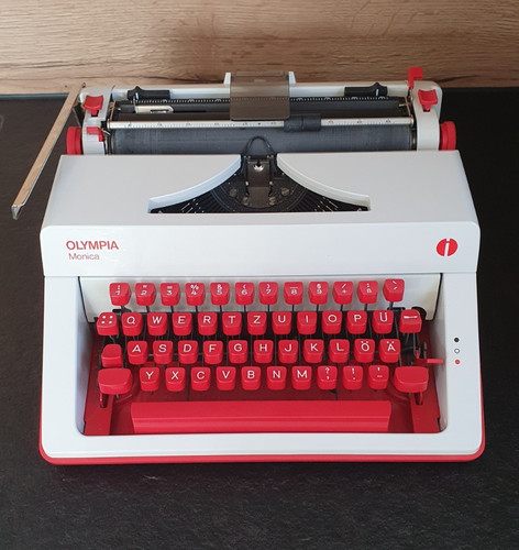 Schreibmaschine olympia monica