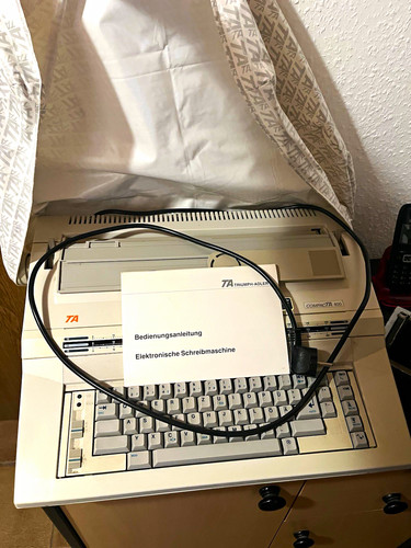 Triumph adler compacta - compacta, 400