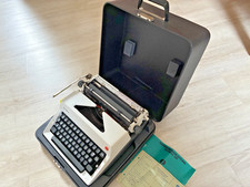 OLYMPIA Schreibmaschine SM-9