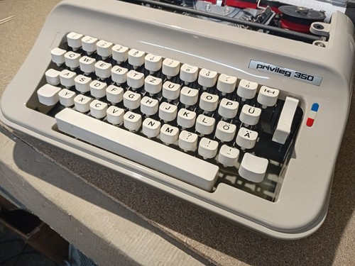 Schreibmaschine mit koffer - schreibmaschine,
