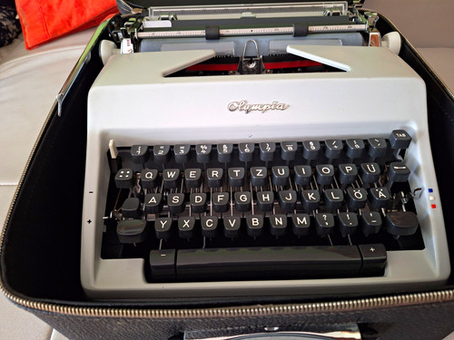 Olympia schreibmaschine qwertz - olympia,