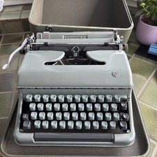 Reiseschreibmaschine