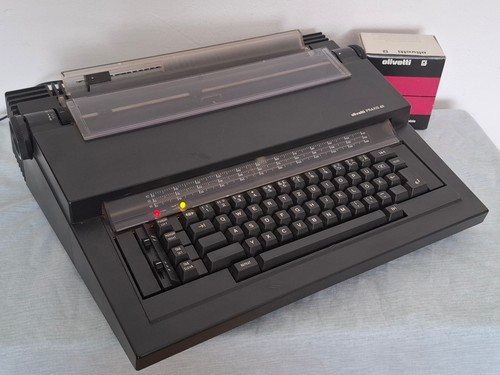 Schreibmaschine olivetti - schreibmaschine,