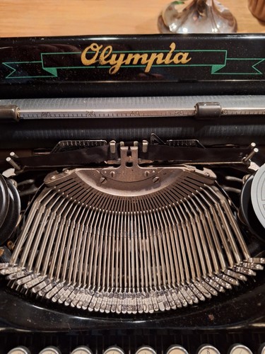 Schreibmaschine olympia von - olympia,